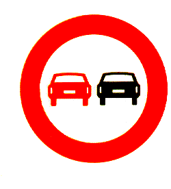 Verbod voor motorvoertuigen om 
        elkaar onderling in te halen